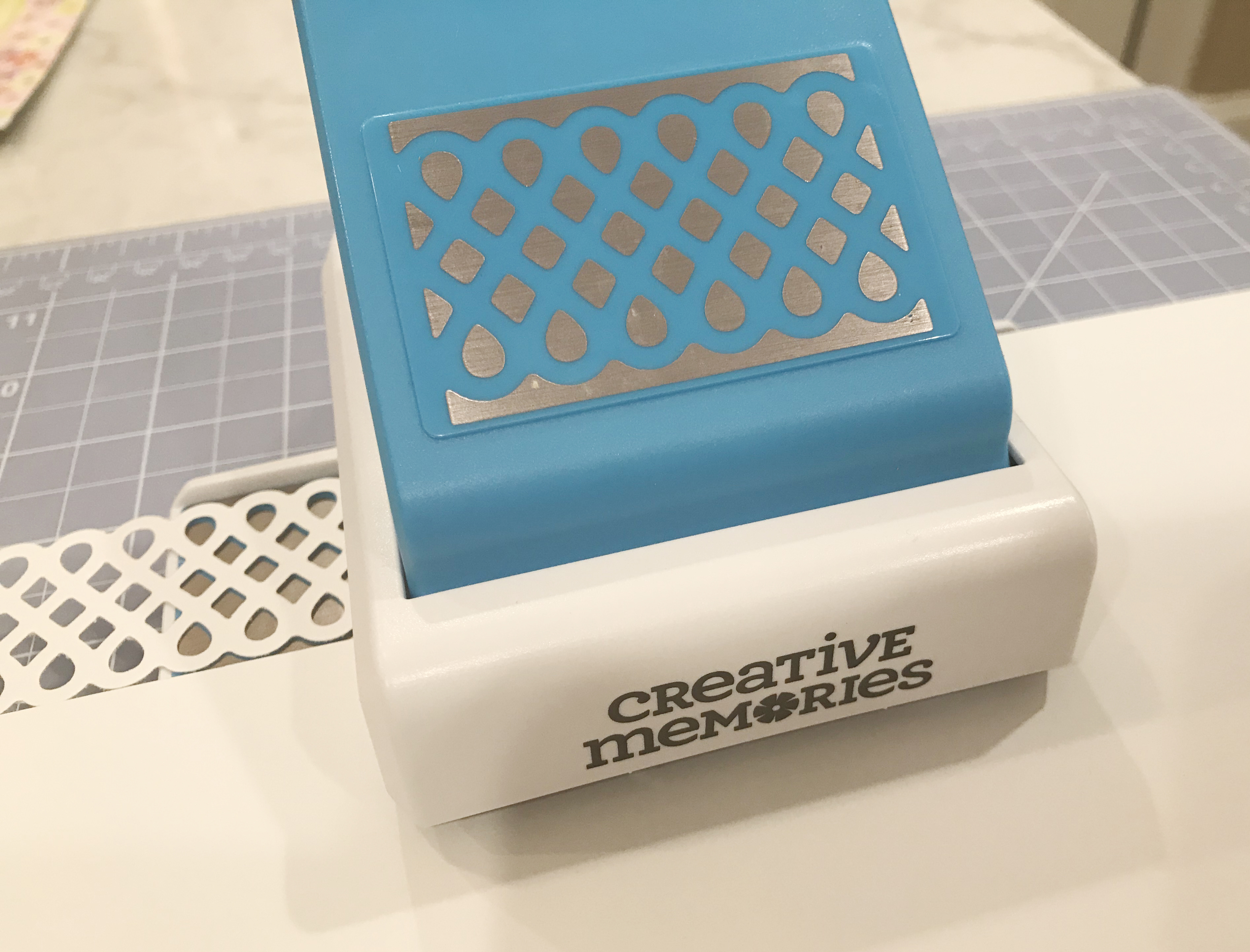 Connecting-Traditional-Pages-Full-Bloom-Fast2Fab-Pages-Creative-Memories3